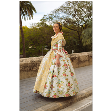 Retrato de fallera valencia en los jardines del Turia | Cattaneo Photo